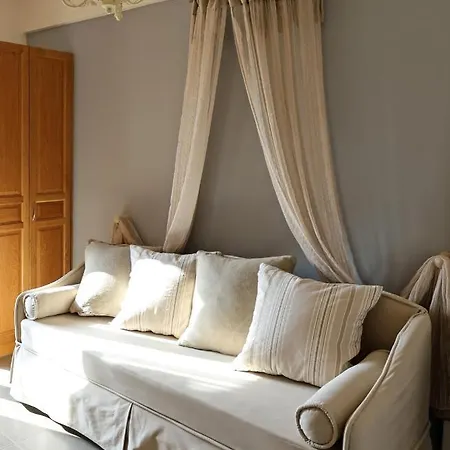 Apartment In Aegina