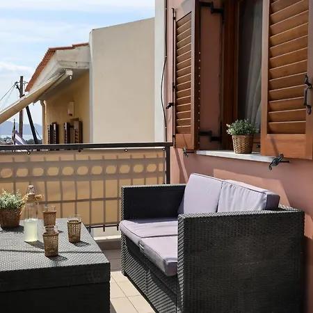 Apartment In Aegina